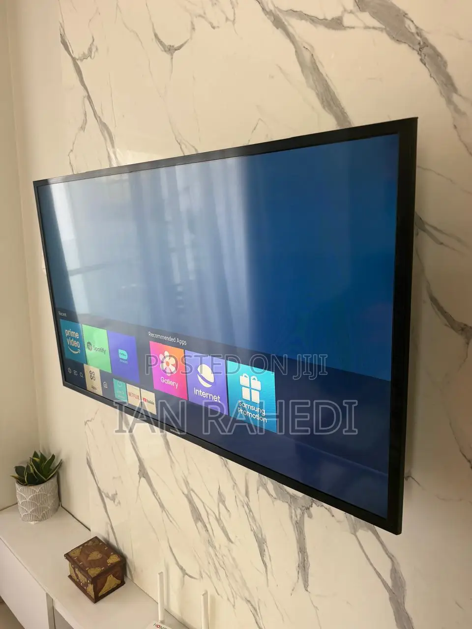 Samsung 43" Smart TV