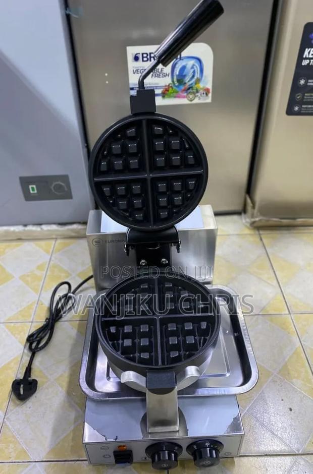 Single Rotation Waffle Baker - main view