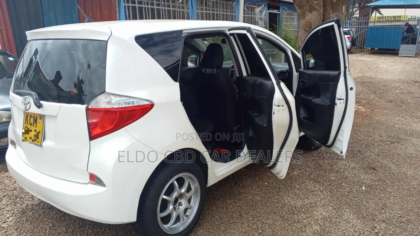 Toyota Ractis 2010 White