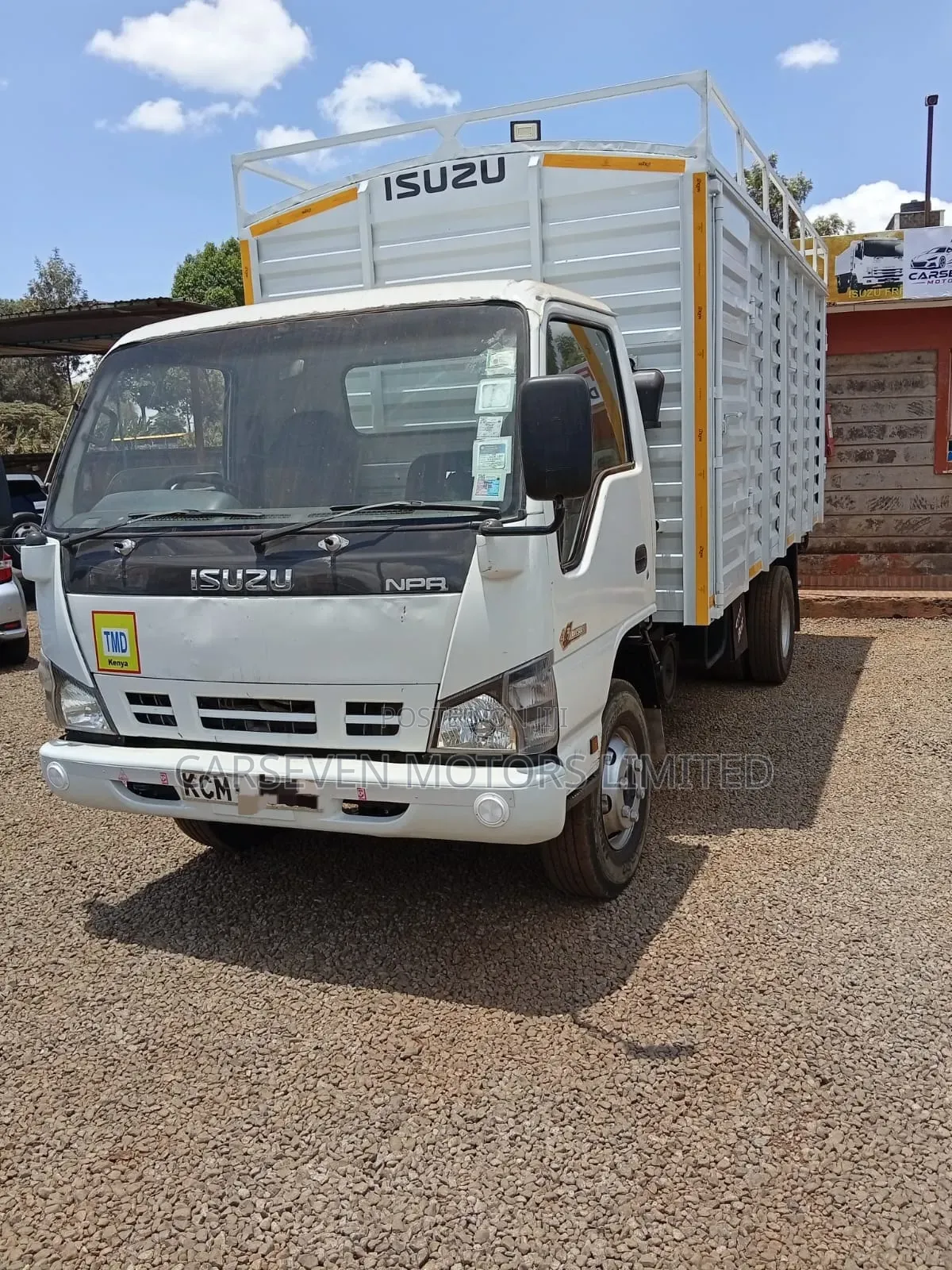 Isuzu NPR 2017 White