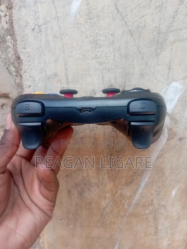 Generic V8 Wireless Bluetooth Gaming Controller - thumbnail 3