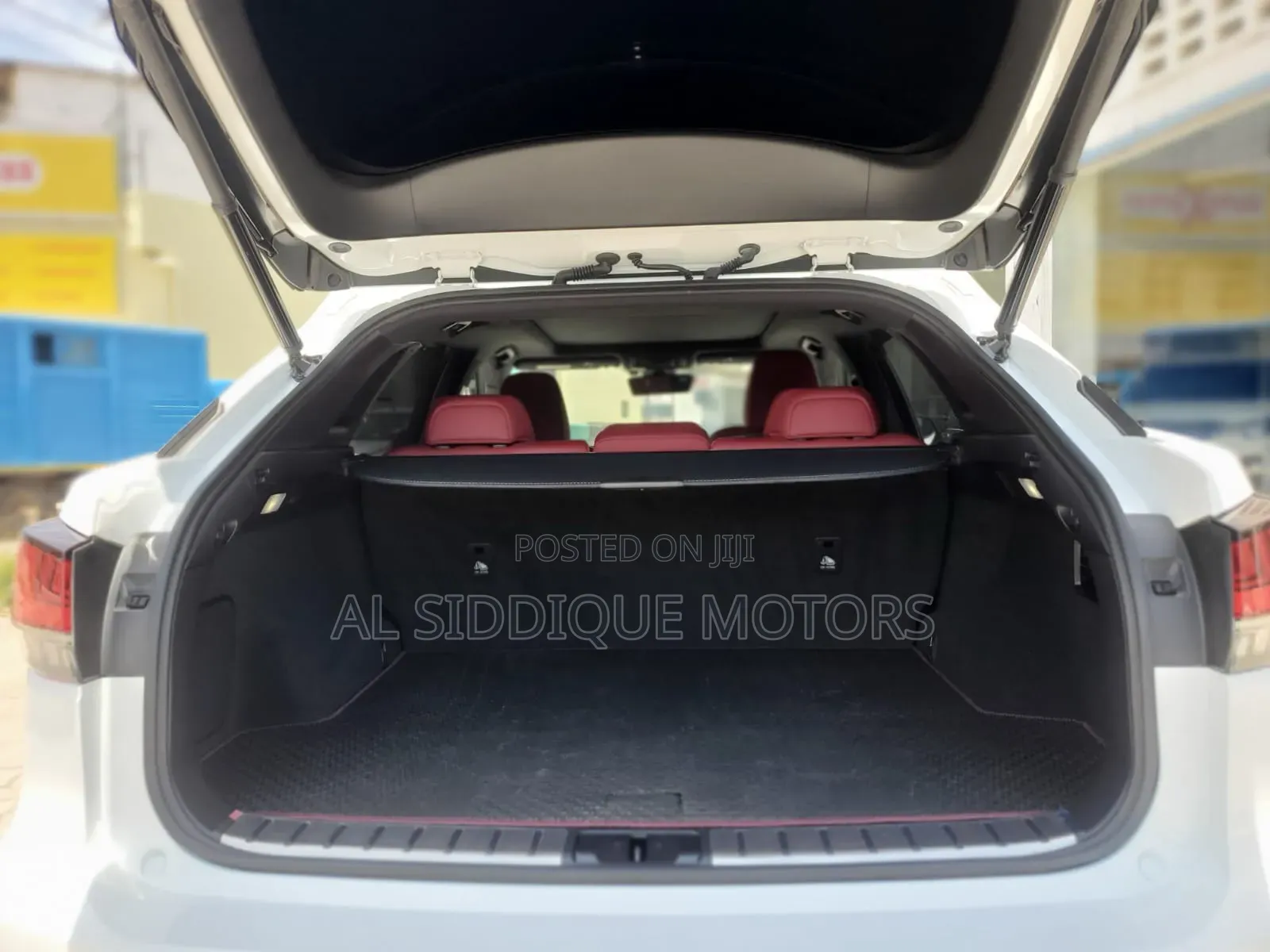 Lexus LX 570 AWD 2019 White