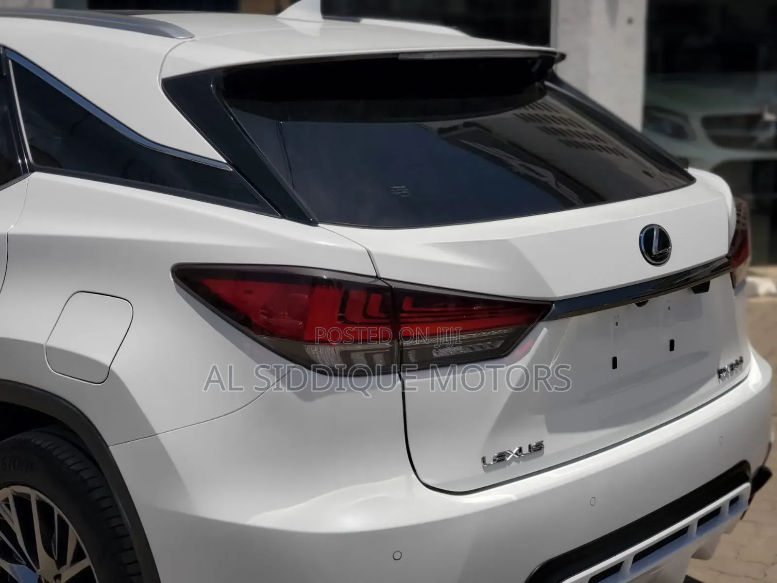 Lexus LX 570 AWD 2019 White