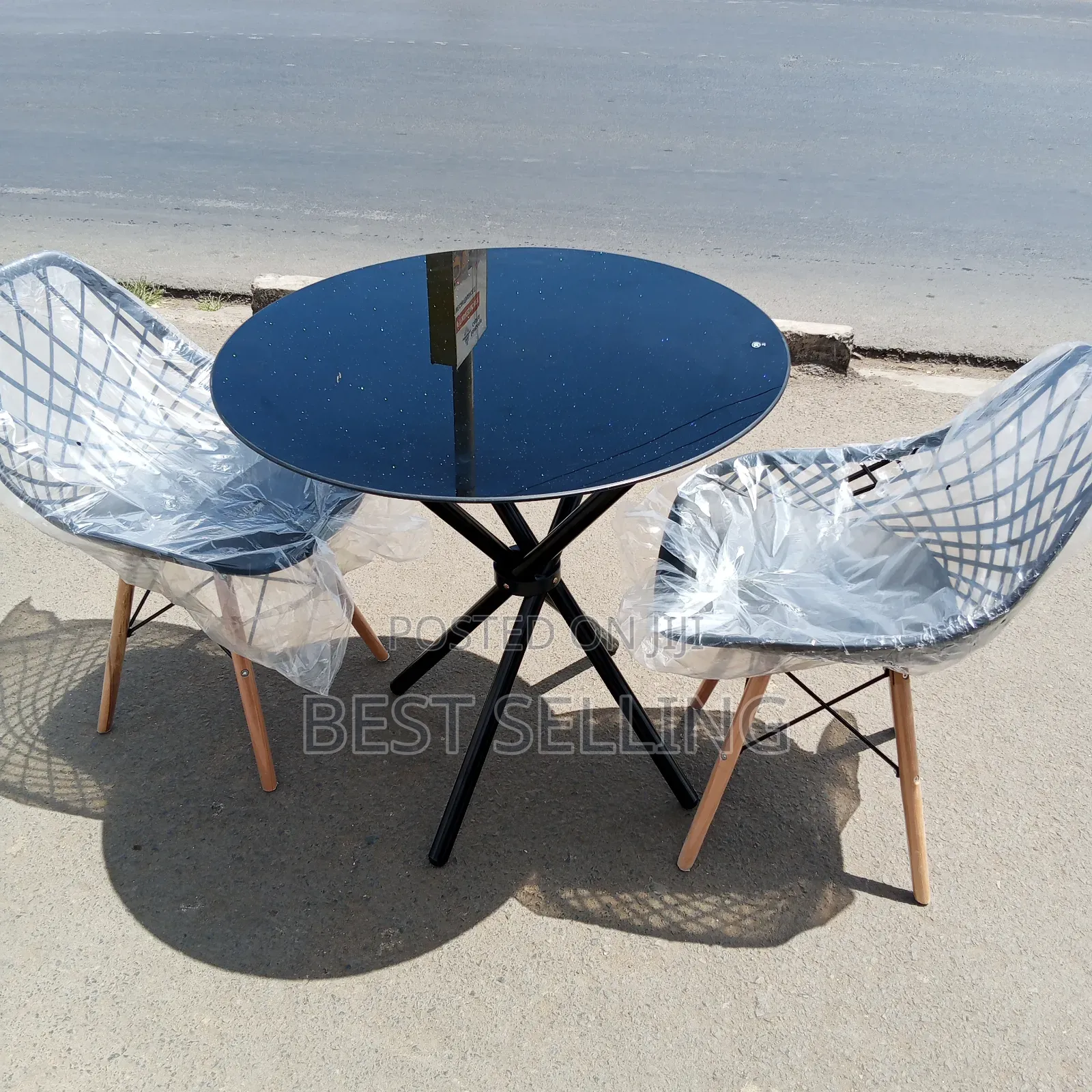 Classic and Elegant Modern 2 Seater Round Dining