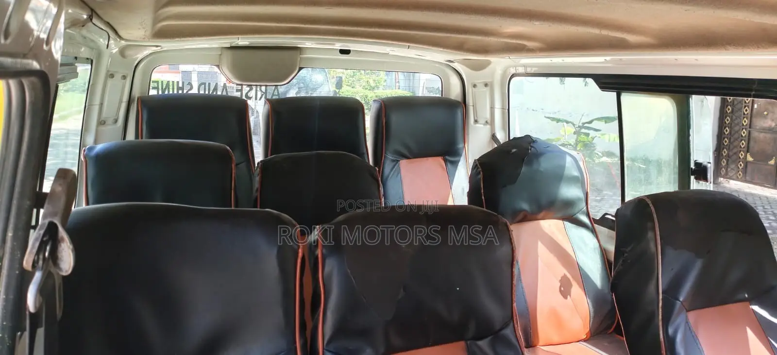 Nissan Caravan (Urvan) 2015 Yellow