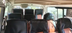 Nissan Caravan (Urvan) 2015 Yellow
