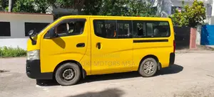 Nissan Caravan (Urvan) 2015 Yellow