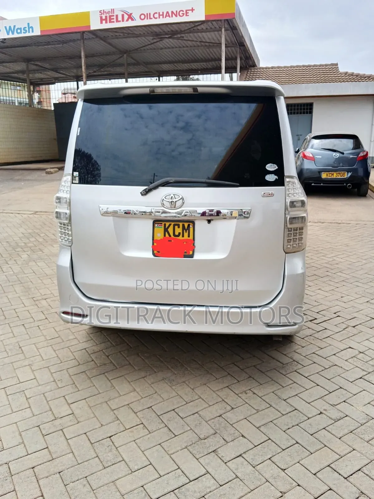 Toyota Noah 2010 Silver