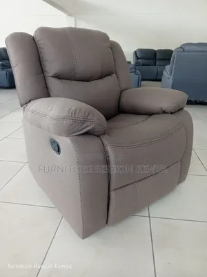 Luxurious Single Seater Recliner Sofa