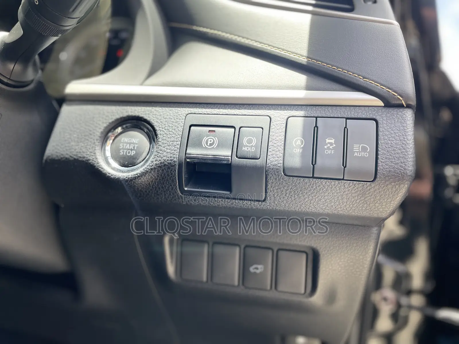 Toyota Harrier 2.0 2019 Black