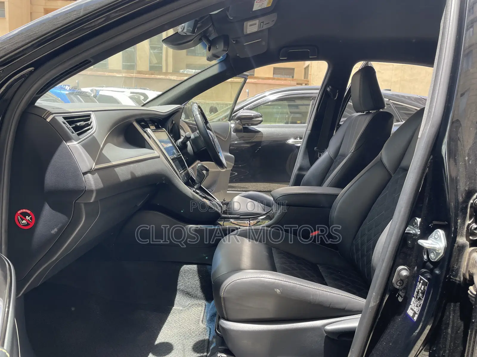 Toyota Harrier 2.0 2019 Black