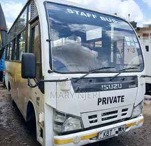 Isuzu Executive LX 2010 White
