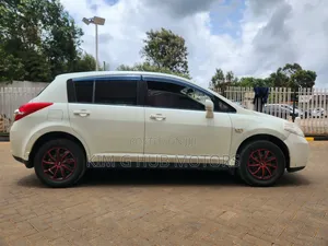 Nissan Tiida 1.5L 16V 2011 Pearl