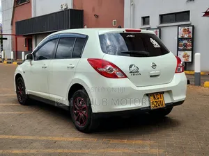 Nissan Tiida 1.5L 16V 2011 Pearl