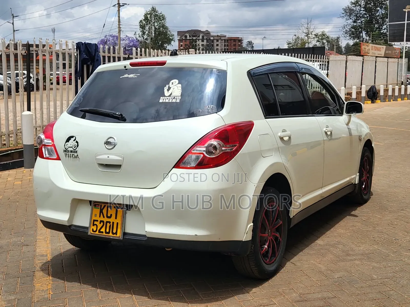 Nissan Tiida 1.5L 16V 2011 Pearl