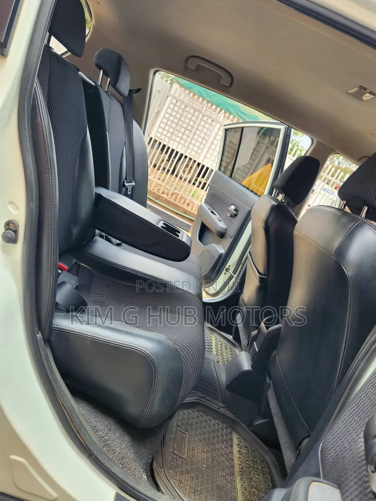 Nissan Tiida 1.5L 16V 2011 Pearl
