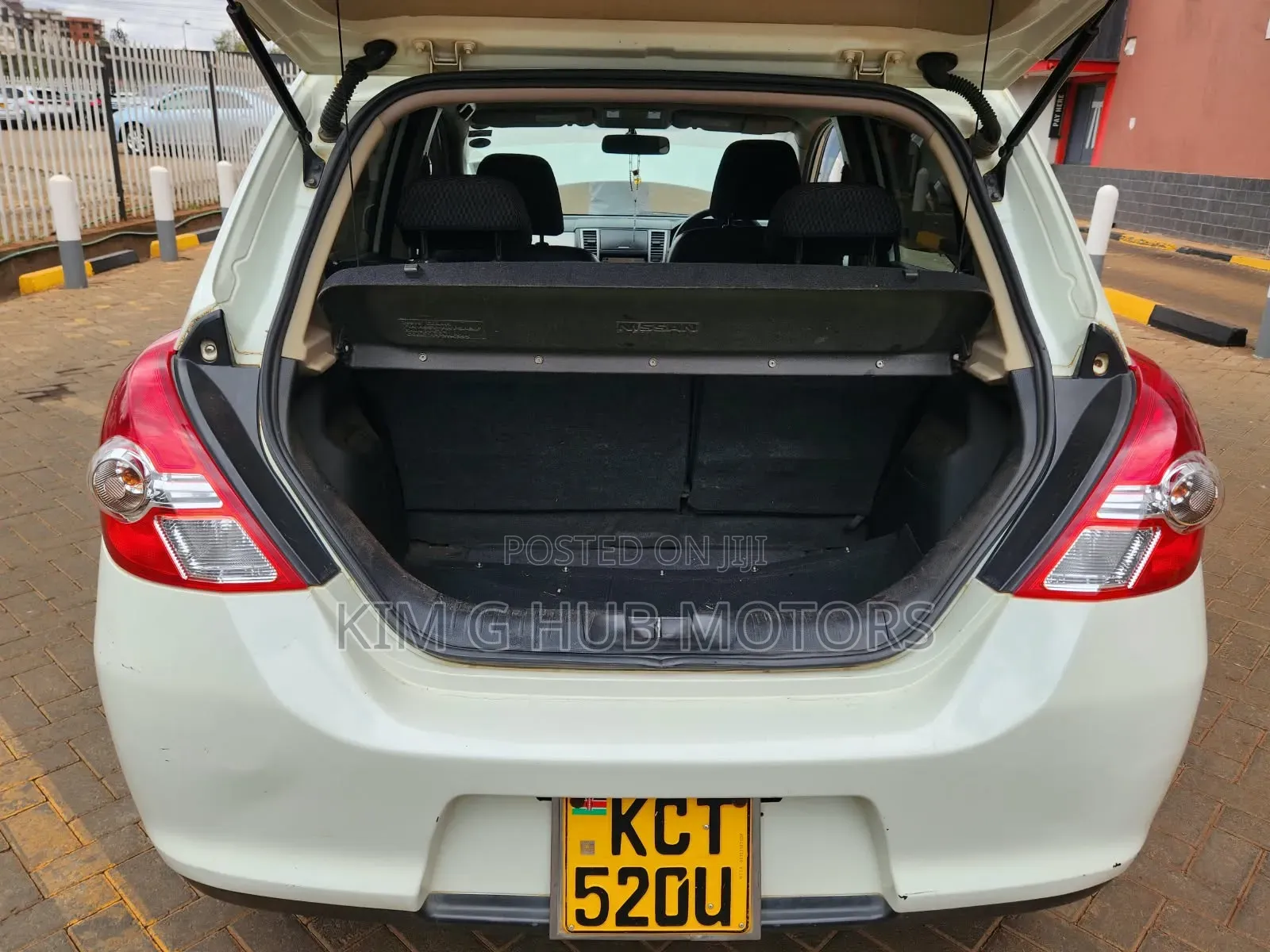 Nissan Tiida 1.5L 16V 2011 Pearl