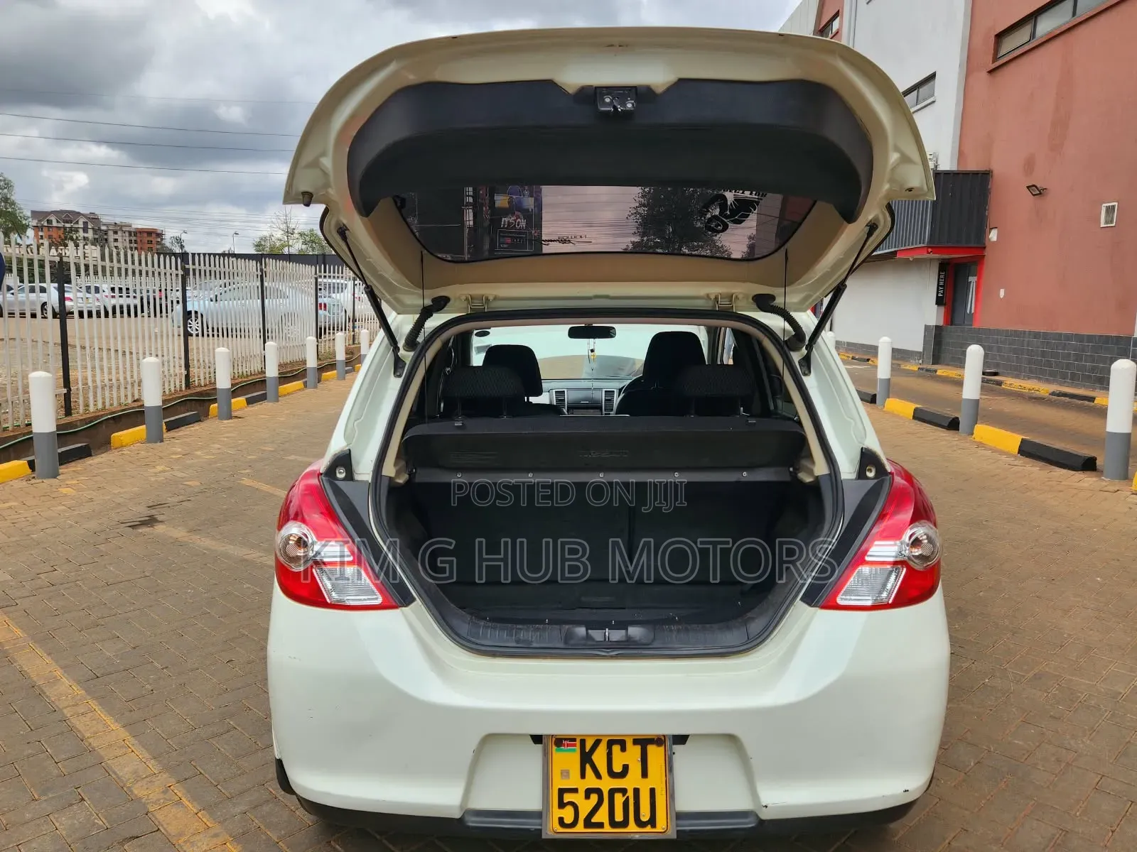 Nissan Tiida 1.5L 16V 2011 Pearl