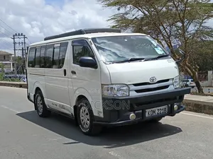 Toyota HiAce 2016 White
