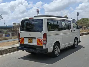 Toyota HiAce 2016 White