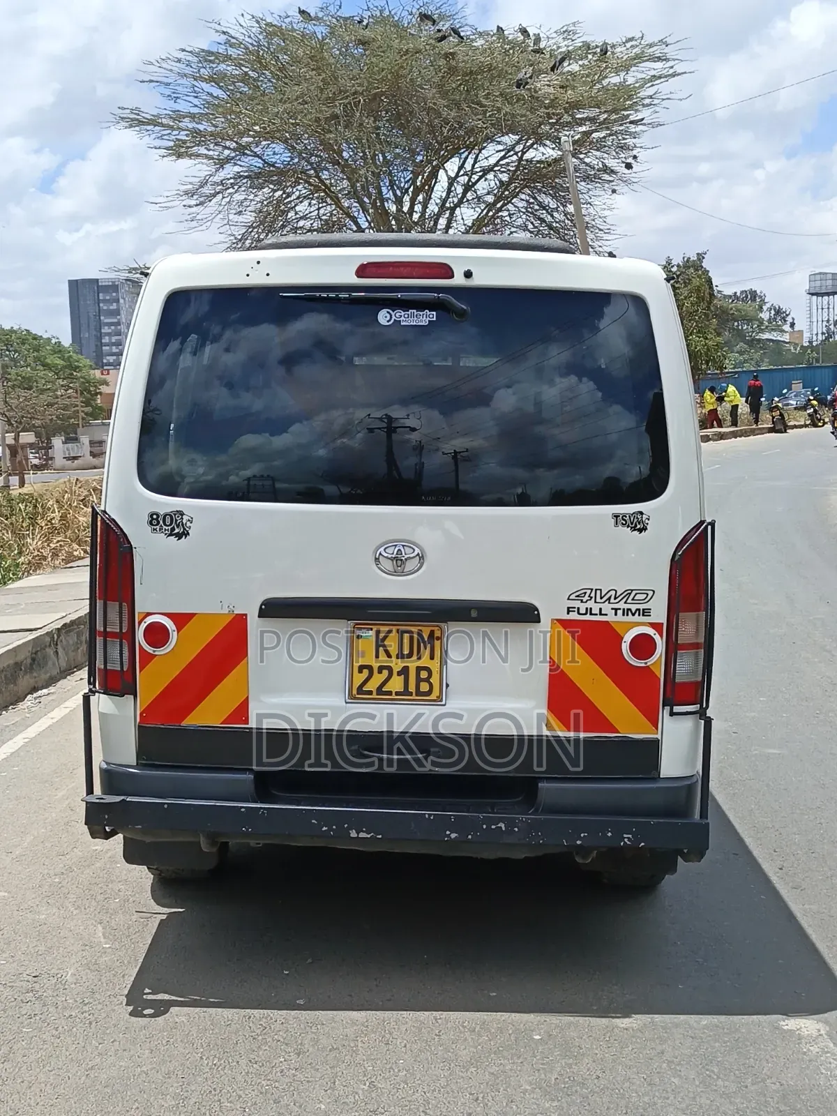 Toyota HiAce 2016 White