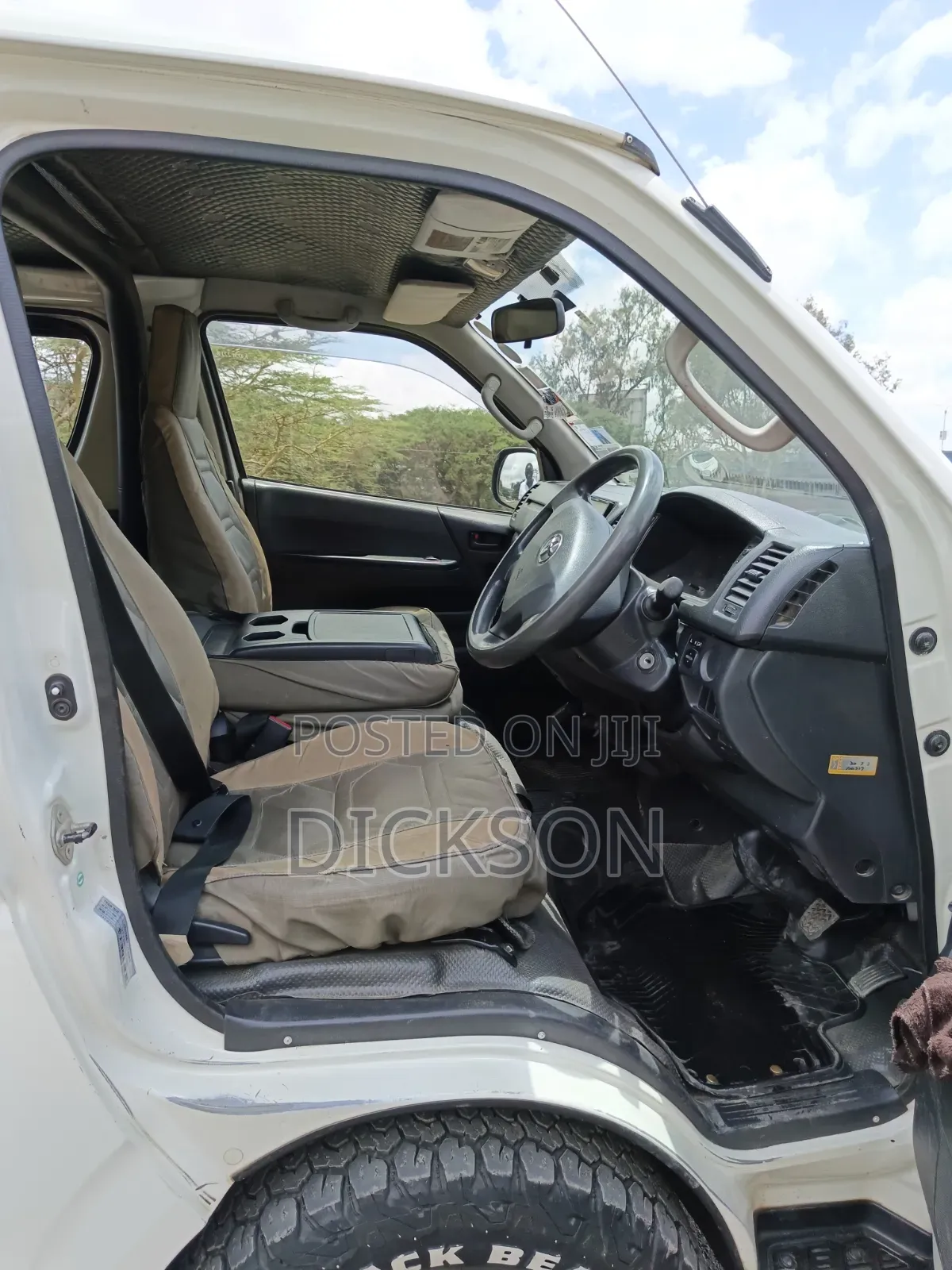 Toyota HiAce 2016 White