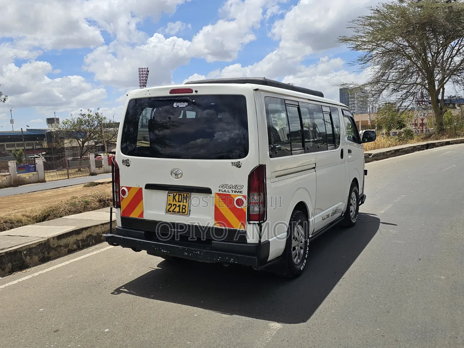 Toyota HiAce 2016 White