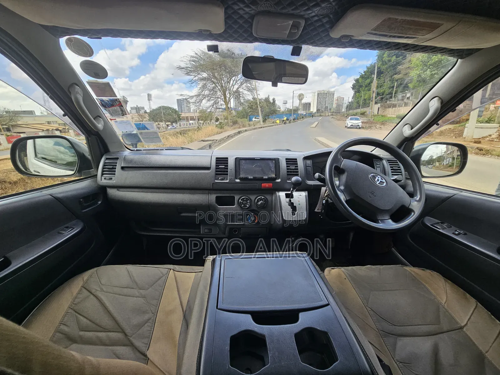 Toyota HiAce 2016 White