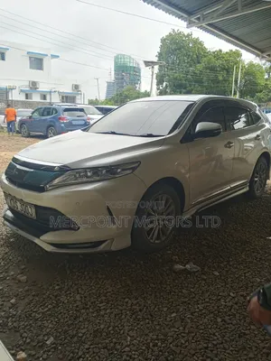Toyota Harrier 2.0 2019 White