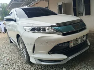 Toyota Harrier 2.0 2019 White