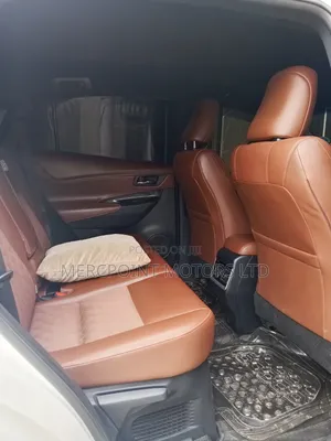 Toyota Harrier 2.0 2019 White