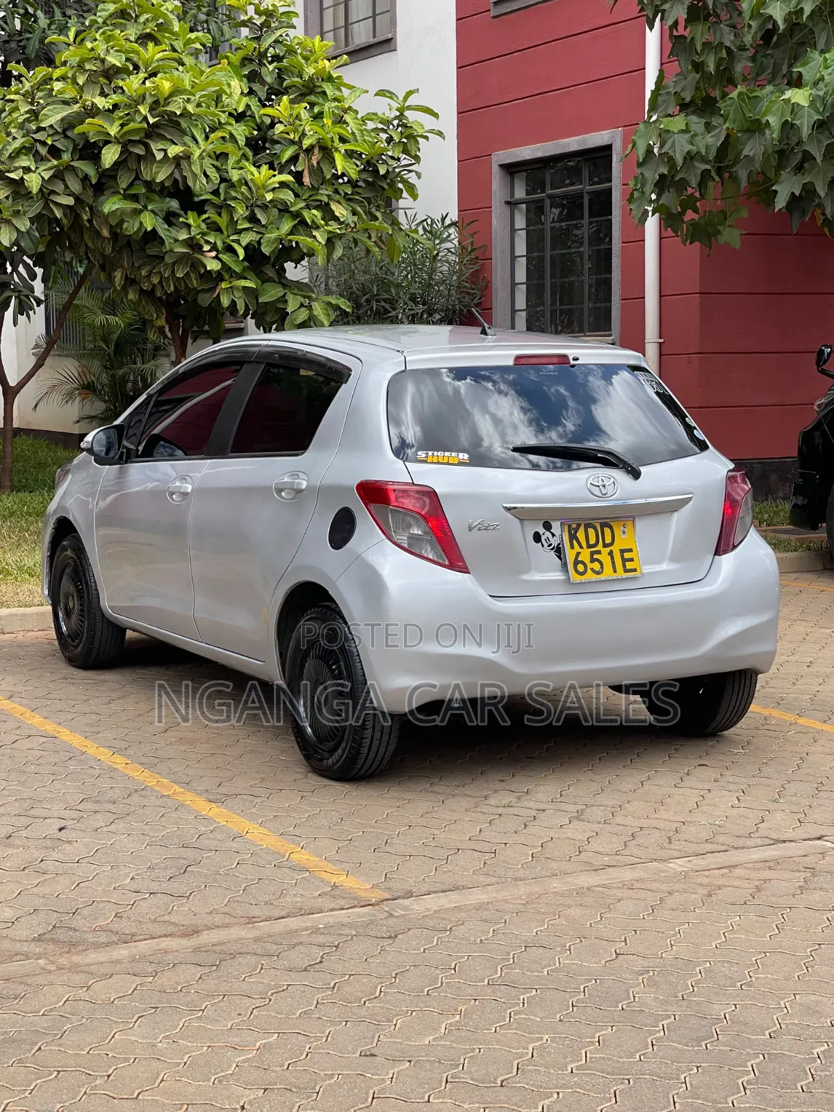 Toyota Vitz 2014 Silver