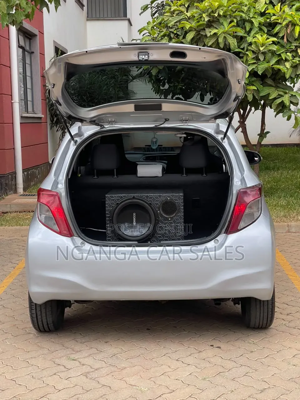 Toyota Vitz 2014 Silver