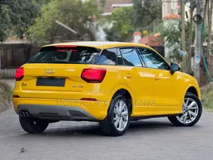 Audi Q2 2019 Yellow