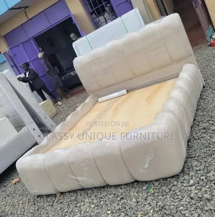 4x6 Cream Beds