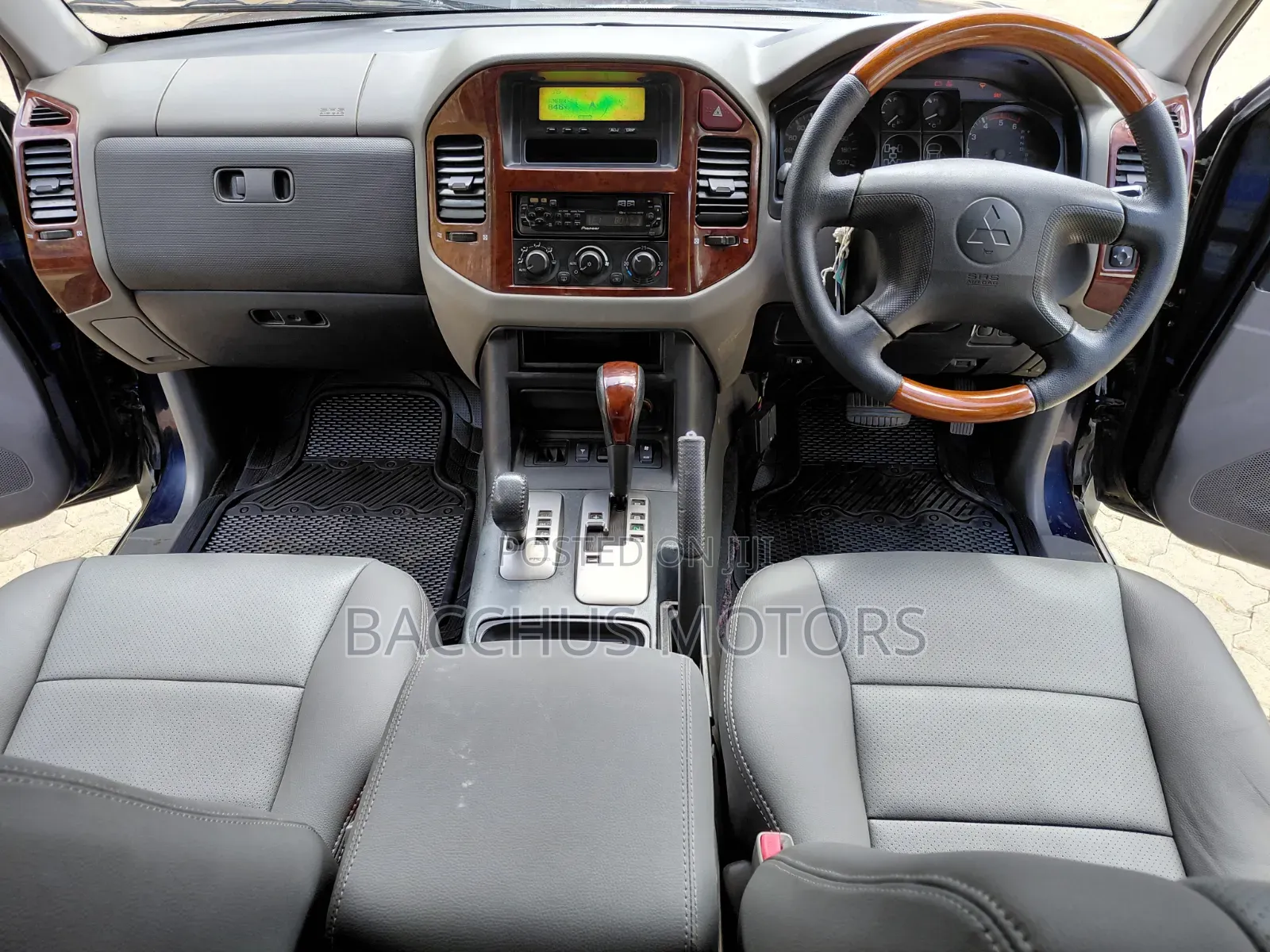 Mitsubishi Pajero 2003 Blue