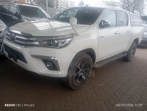 Toyota Hilux 2020 White