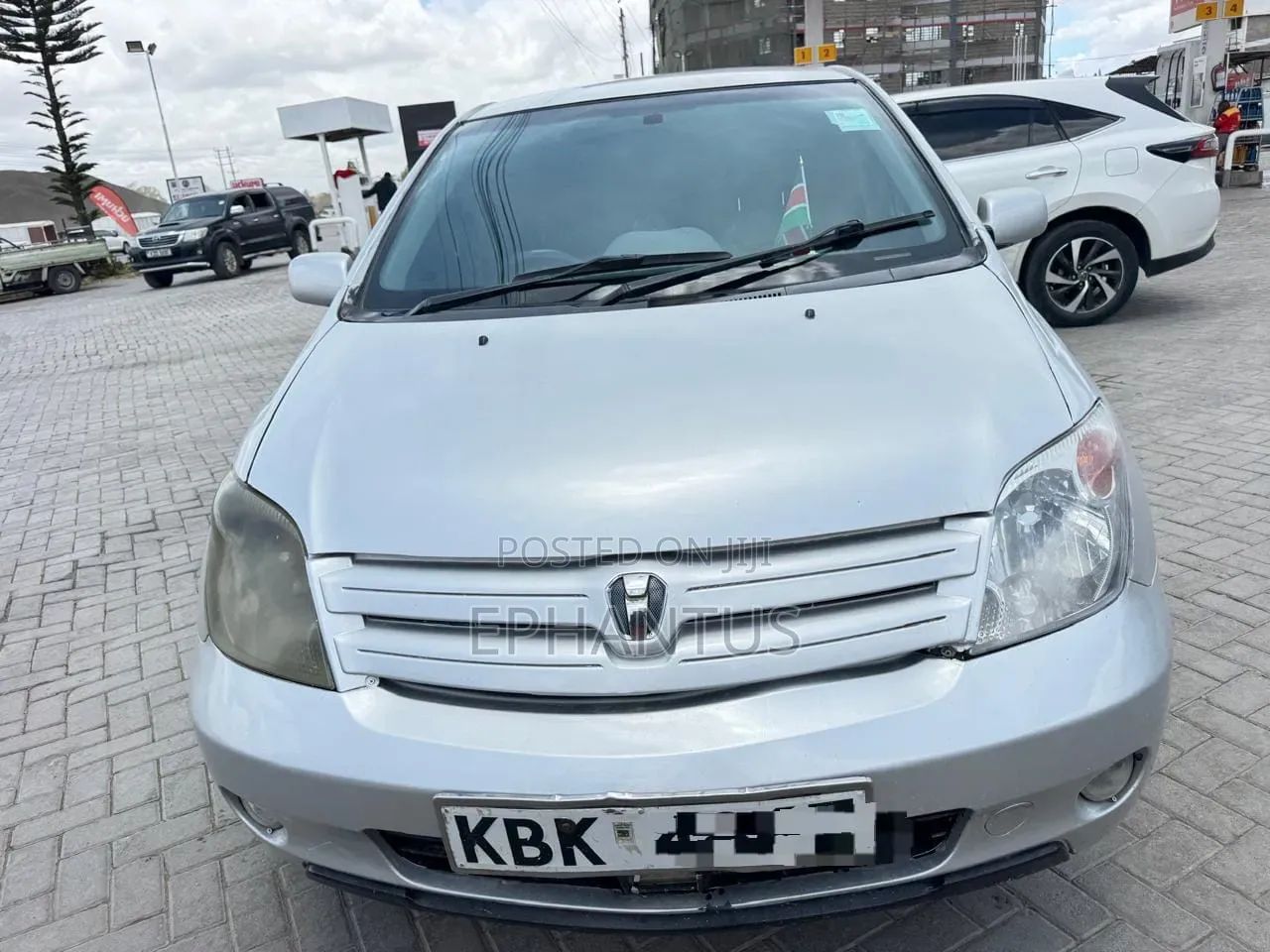 Toyota IST 2004 Silver