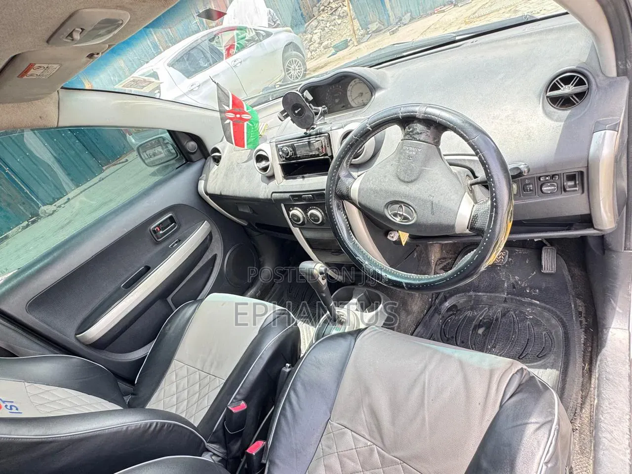 Toyota IST 2004 Silver