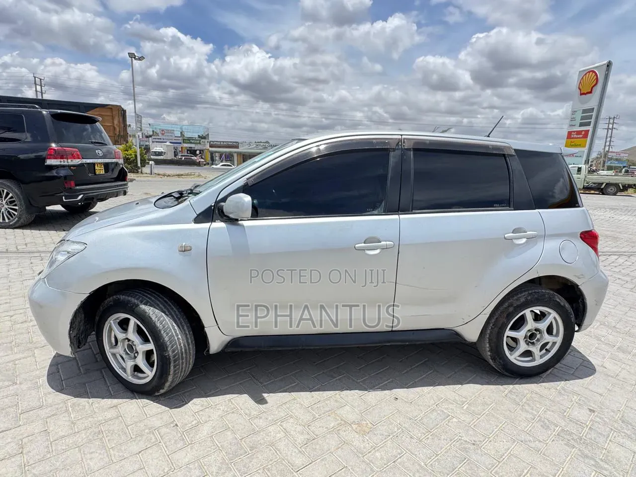Toyota IST 2004 Silver