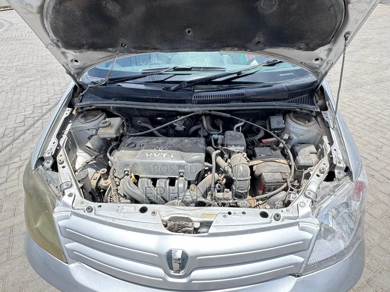Toyota IST 2004 Silver