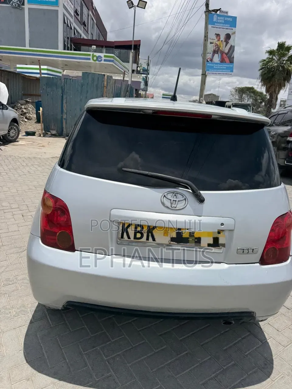 Toyota IST 2004 Silver