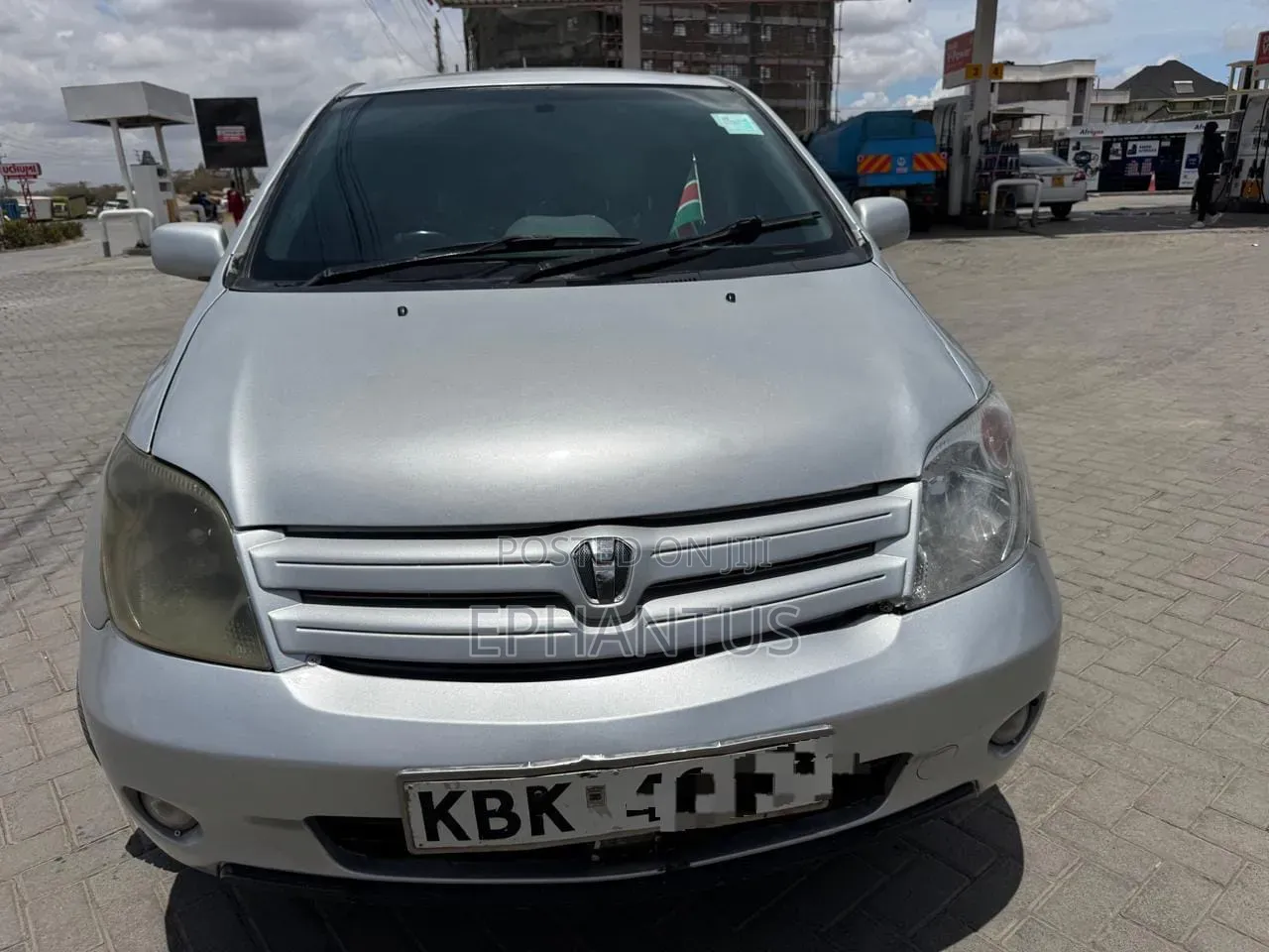 Toyota IST 2004 Silver
