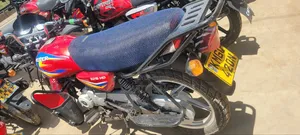 Bajaj Boxer 125 2025 Red