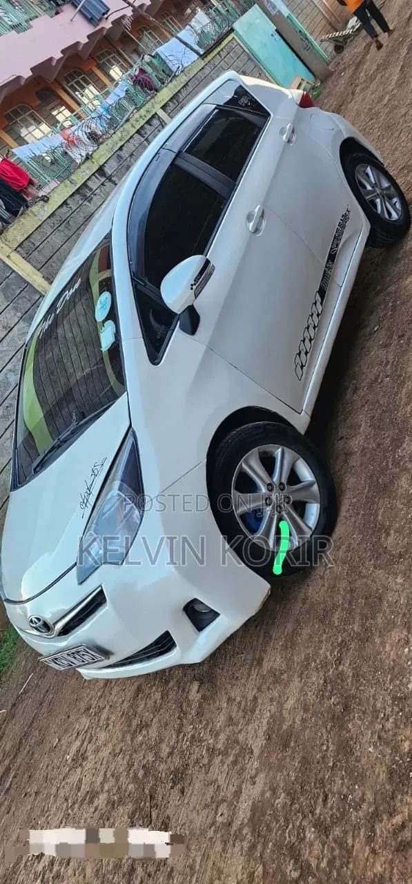 Toyota Ractis 1.5 AWD 2012 White