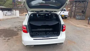 Mercedes-Benz B-Class B180 Petrol 2017 Pearl