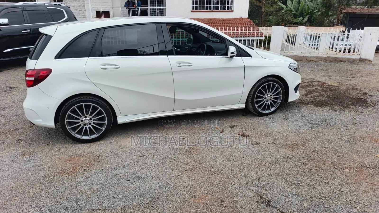 Mercedes-Benz B-Class B180 Petrol 2017 Pearl