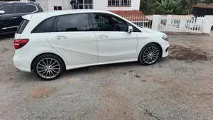 Mercedes-Benz B-Class B180 Petrol 2017 Pearl