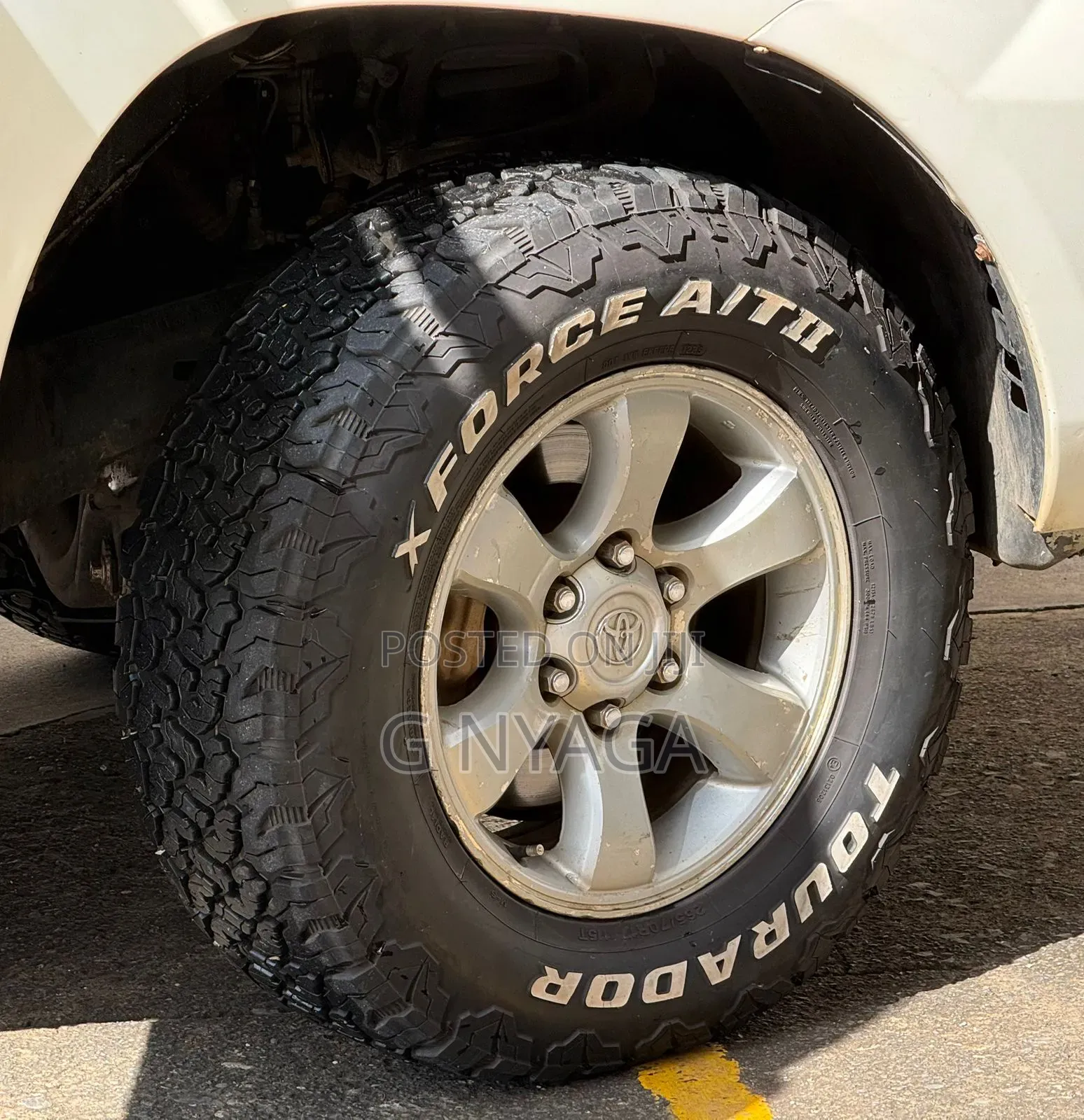 Toyota Land Cruiser Prado 2005 White