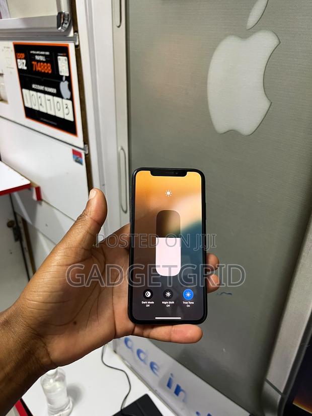 Apple iPhone XS 64 GB Black - thumbnail 3